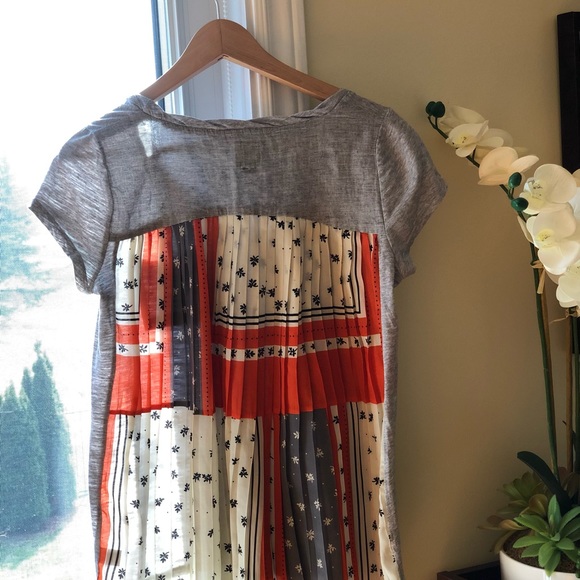 ✨SOLD Anthropologie short sleeve shirt.  Women’s size small. - Picture 2 of 5